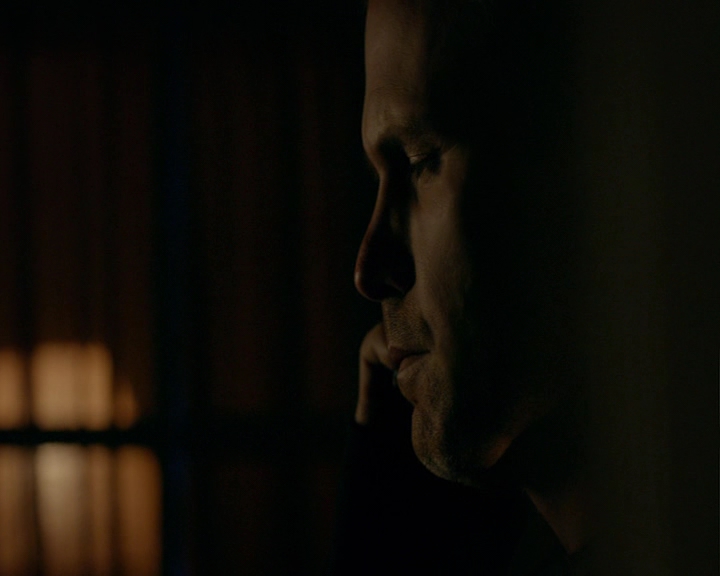 VampireDiaries-dot-nl_VampireDiaries-8x06DetouredOnSomeRandomBackwoodsPathToHell0060.jpg