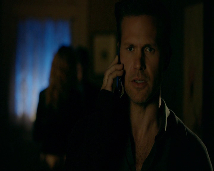 VampireDiaries-dot-nl_VampireDiaries-8x06DetouredOnSomeRandomBackwoodsPathToHell0074.jpg