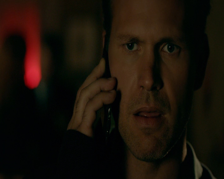 VampireDiaries-dot-nl_VampireDiaries-8x06DetouredOnSomeRandomBackwoodsPathToHell0098.jpg