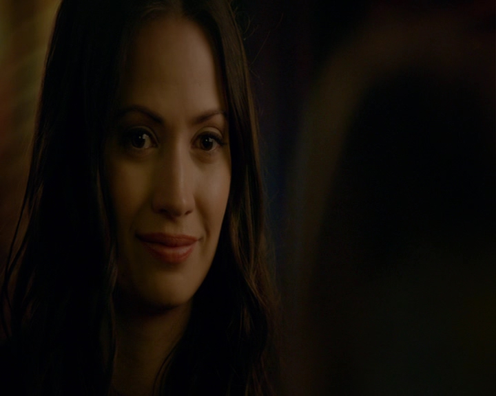 VampireDiaries-dot-nl_VampireDiaries-8x06DetouredOnSomeRandomBackwoodsPathToHell0108.jpg