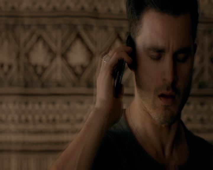 VampireDiaries-dot-nl_VampireDiaries-8x06DetouredOnSomeRandomBackwoodsPathToHell0191.jpg