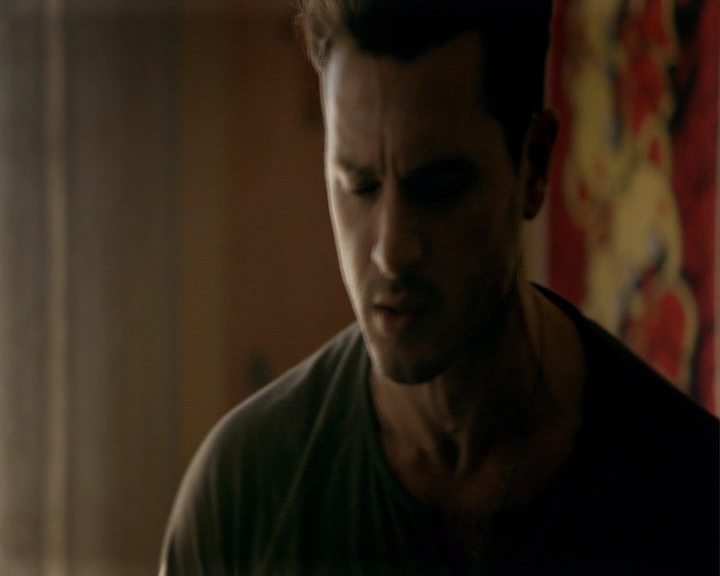 VampireDiaries-dot-nl_VampireDiaries-8x06DetouredOnSomeRandomBackwoodsPathToHell0194.jpg