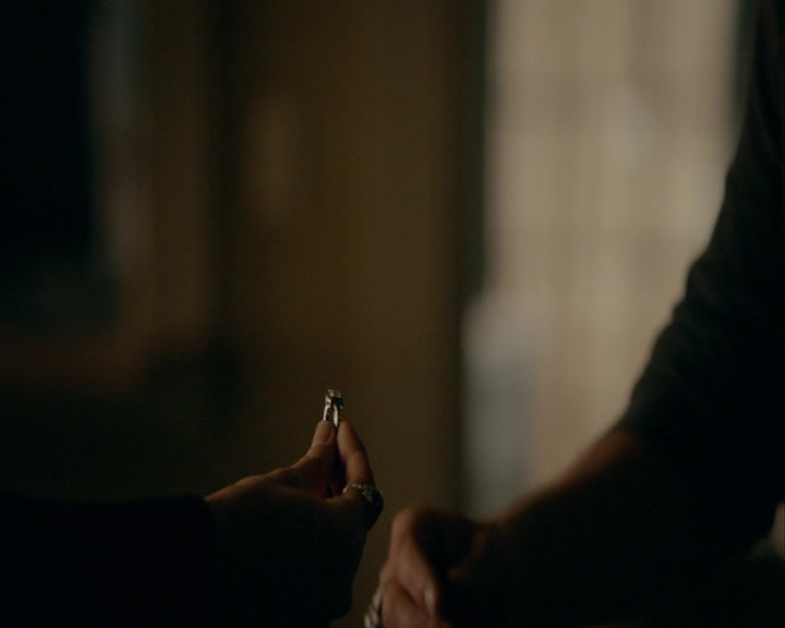 VampireDiaries-dot-nl_VampireDiaries-8x06DetouredOnSomeRandomBackwoodsPathToHell0257.jpg