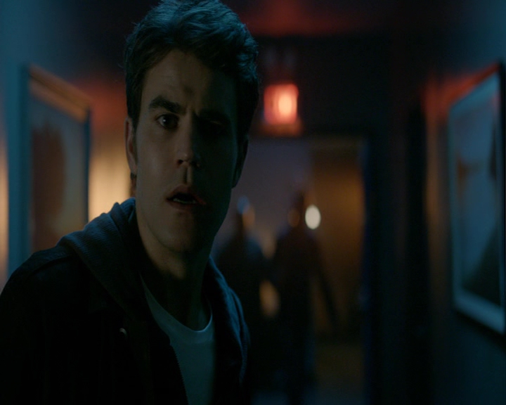 VampireDiaries-dot-nl_VampireDiaries-8x06DetouredOnSomeRandomBackwoodsPathToHell1353.jpg