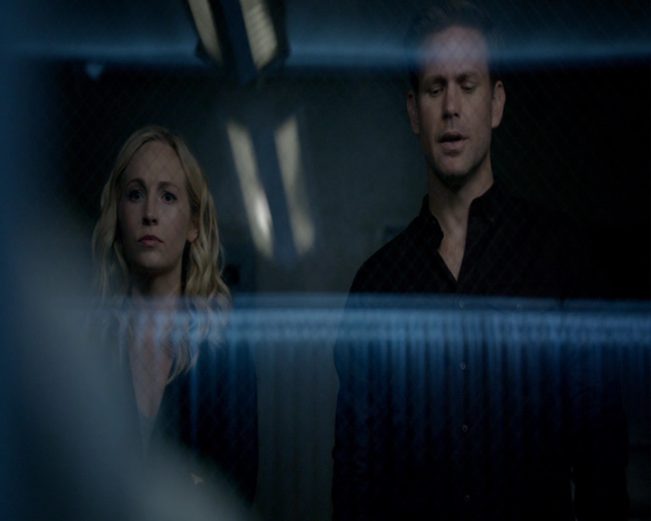 VampireDiaries-dot-nl_VampireDiaries-8x06DetouredOnSomeRandomBackwoodsPathToHell1827.jpg