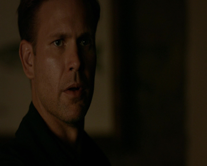 VampireDiaries-dot-nl_VampireDiaries-8x06DetouredOnSomeRandomBackwoodsPathToHell2280.jpg