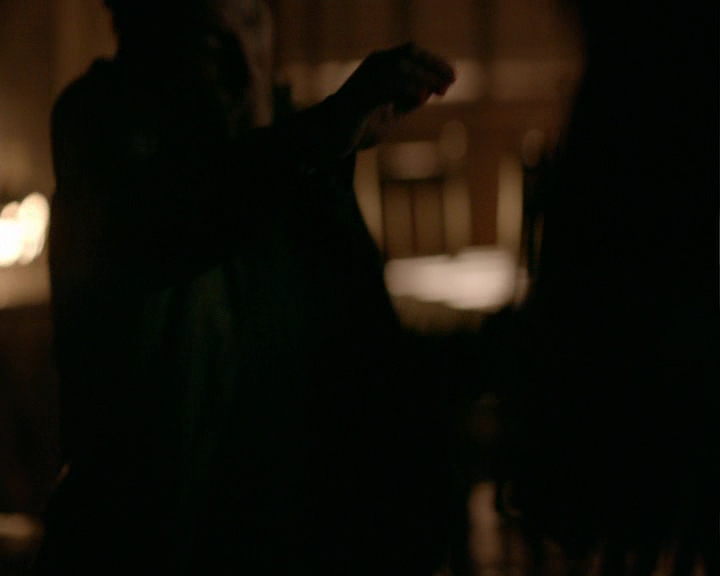 VampireDiaries-dot-nl_VampireDiaries-8x06DetouredOnSomeRandomBackwoodsPathToHell2290.jpg