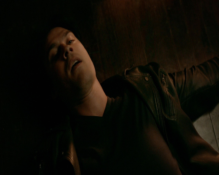VampireDiaries-dot-nl_VampireDiaries-8x06DetouredOnSomeRandomBackwoodsPathToHell2297.jpg