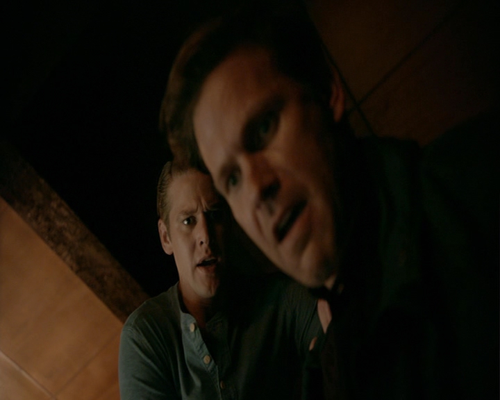 VampireDiaries-dot-nl_VampireDiaries-8x06DetouredOnSomeRandomBackwoodsPathToHell2320.jpg