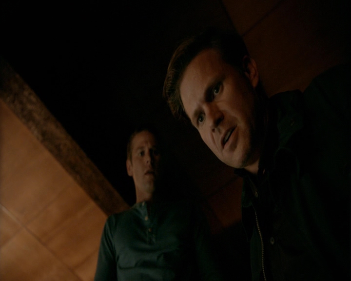 VampireDiaries-dot-nl_VampireDiaries-8x06DetouredOnSomeRandomBackwoodsPathToHell2324.jpg