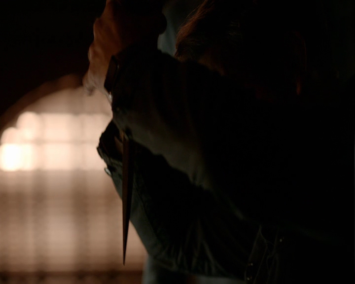 VampireDiaries-dot-nl_VampireDiaries-8x06DetouredOnSomeRandomBackwoodsPathToHell2332.jpg