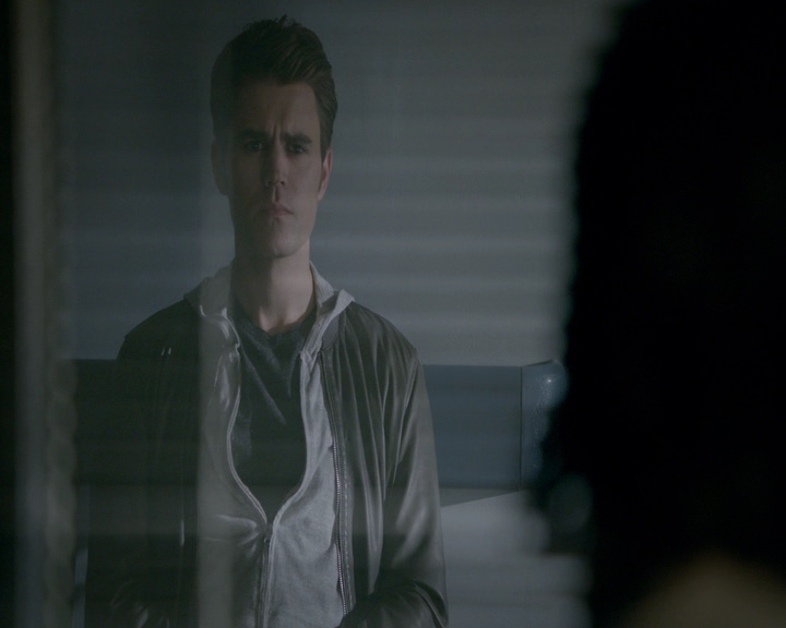VampireDiaries-dot-nl_VVampireDiaries-dot-nl_VampireDiaries-8x08WeHaveHistoryTogether1281.jpg
