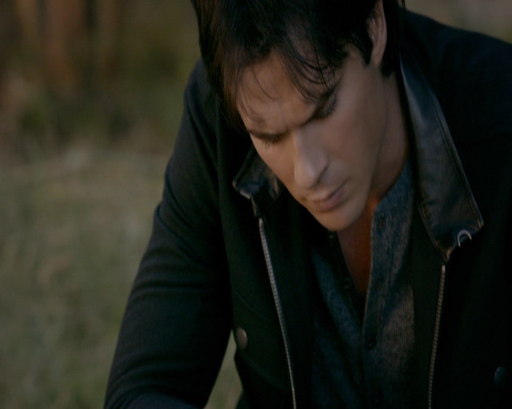 VampireDiaries-dot-nl_VVampireDiaries-dot-nl_VampireDiaries-8x08WeHaveHistoryTogether2321.jpg