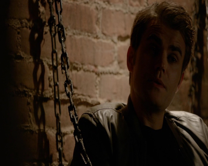 VampireDiaries-dot-nl_VampireDiaries-8x11YouMadeAChoiceToBeGood0164.jpg