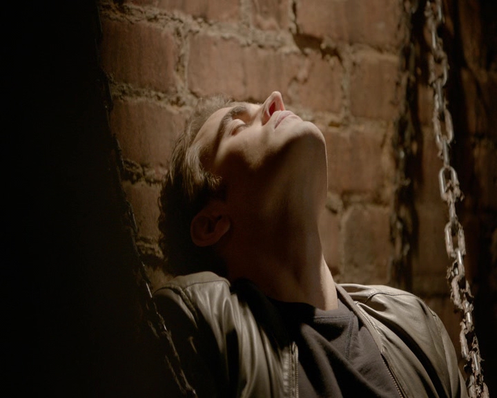 VampireDiaries-dot-nl_VampireDiaries-8x11YouMadeAChoiceToBeGood0178.jpg