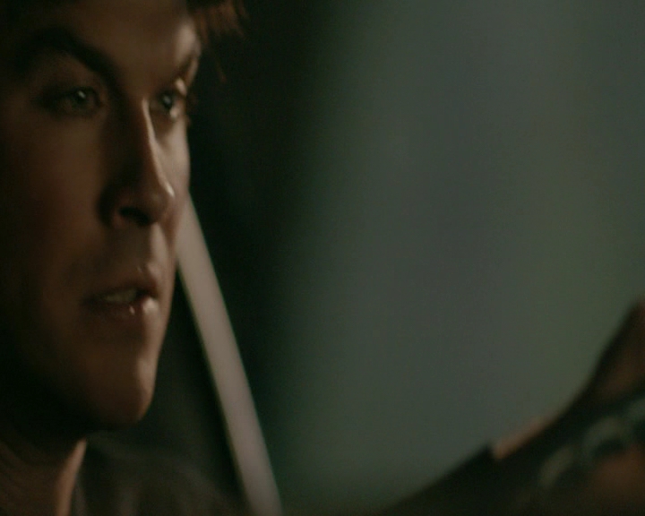 VampireDiaries-dot-nl_VampireDiaries-8x11YouMadeAChoiceToBeGood2236.jpg