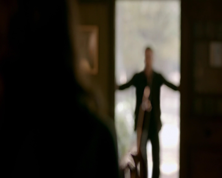 VampireDiaries-dot-nl_VampireDiaries-8x11YouMadeAChoiceToBeGood2273.jpg