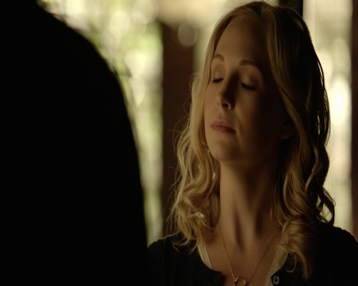 VampireDiaries-dot-nl_VampireDiaries-8x14ItsBeenAHellOfARide-deletedscenes0062.jpg